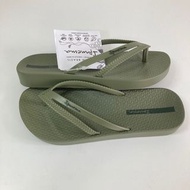 Ipanema 女生巴西尺寸33/34，35，36（BOSSA系列 微厚底 夾腳拖鞋－軍綠色）