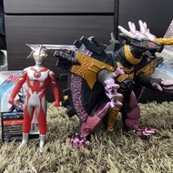 100% Original Bandai DX kaiju Gilbaris / Final Form Greeza. Big Sofubi/ Final kaiju in geed movie