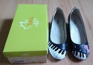 inka 專櫃女鞋 不對稱跟鞋 貓咪 鋼琴鍵盤 五線譜 音符刺繡