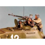 TANK T-35100  1/35 Soviet tank crew IS-2 II in combat (Summer 1944-45) + 12.7 mg DshKT