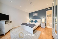 2BR House, Walk to Windsor Castle, Parking for 1