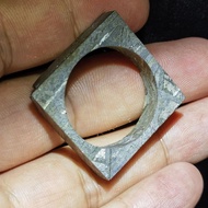 Aletai Iron Meteorite (Weight 20.1g, Diagonal Length 41mm, Width 29mm, Thickness 7mm) 3.6j