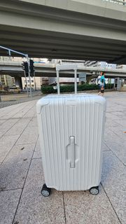 Rimowa Essential Lite Cabin S Suitcase