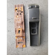 *USED* TOYOTA WISH ZGE20 ARMREST CONSOLE BOX COMPLETE WITH BRACKET