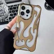 เคสโทรศัพท์นุ่มฉาบเงาแบบทันสมัยลวดลายเปลวไฟทะลุถูกออกแบบมาเพื่อป้องกันการตกหล่นใช้ได้กับไอโฟน 15 โปร