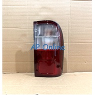Toyota Hilux Ln166 Ln167 Sr Turbo 1998-2005 Tail Lamp / Lampu Belakang Assy (White/Red)(Taiwan)
