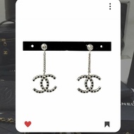 🛍️🎁 26 🔥 2月新品【預訂】💘 香奈兒 Chanel 黑銀CC吊款耳環 🔥 香奈兒熱賣款 香奈兒經典款 耳環 CHANEL EARRING