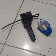 (Rack B8) Original Tomy Bayblade Launcher Toy