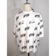 DC Shoes: Oversized White T-Shirt With Graffiti Pattern Hip Hop Style Street Fashion