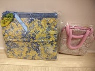 NaRaYa 紙巾套，零錢包。另加一綠色手掌大小的袋仔