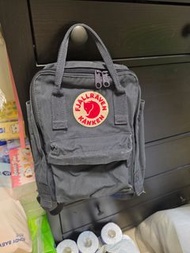 Fjallraven Kanken Mini 背包