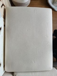 米色梳發凳
