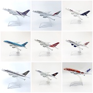 **** Airplane Model 16 Cm. AIRBUS A380 Plane Aircraft Set