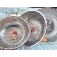 Rổ Lưới Bằng INOX 28.5 cm Không Gỉ Sáng Bóng Dùng Rửa Rau Củ Quả Để Ráo Có Tai Cầm 2 Bên Có Chân Tiệ