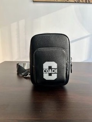 💜COACH 蔻馳 CAJ39 WEST 牛皮 男款 斜挎背包 胸包Cowhide Men's Crossbody Bag