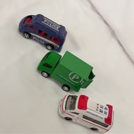 玩具車3台合售 警車 Tomica 金屬救護車貨物運輸車（物況及使用痕跡如照片）兩台後門可開啓@c583