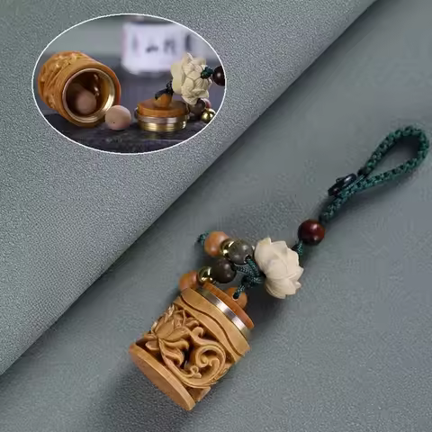 Wood Sandalwood Sachet Pendant Keychain Hollow Carved Lantern Essential Oil Diffuser Pendant Round S