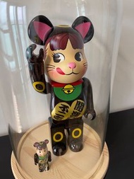 Bearbrick 牛奶妹招財貓黑色