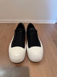 Alexander McQueen 黑色真皮休閑鞋