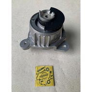 Right Engine Support Mercedes benz C300 C350e 2015-2018 2052400300