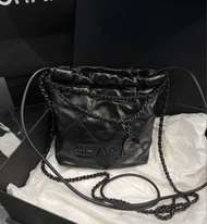 Chanel 22 Mini So Black