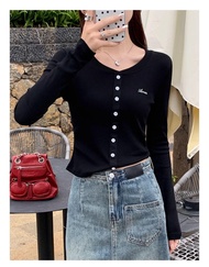 Luna Shop🍑เสื้อยืดสวยๆผู้หญิง👚เสื้อยืดรัดรูป แขนยาวคอวีแฟชั่น เสื้อยืดสไตล์เกาหลีเรียบง่ายและหลากหลา