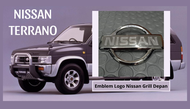 Emblem Logo Nissan Grill Depan Mobil Nissan Terrano