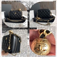 Chanel 金球bag
