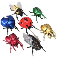 Wind-Up Beetle Insect Toy, Realistic Crawling Horned Beetle Model, Creative Prank Toy Car for Childr