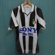 Jersey Juventus Retro 96/97 Sony Mini Disc Black White - Tag FBT Lawas Size L