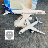Boeing 787 Metal Plane LATAM Airlines Die Casting Ratio 1:400 | B787 Dreamliner Aircraft Model with 