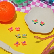 Y2K螢光小蝴蝶貼耳耳環/ 壓克力耳環