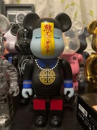 Be@rbrick 400% 殭屍夜光Jiang shi