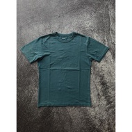 [READ DESCRIPTION] Uniqlo U T-shirt Uniqlo T-shirt Uniqlo basic T-shirtPOLOS