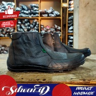 Sepatu Pansus Kerja Kulit Pria Sneakers Kasual Santai Keren / Sepatu Kasual Boots Zipper Kekinian /