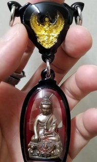 🦅龍婆屈啦鷹神藥師佛及2561鷹神🦅                                   一套两尊連廟盒佛歷 2557 年                               