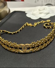 Chanel 金屬皮革項鍊 經典山茶花設計 金色配黑色皮革 原裝配件齊全 順豐包郵