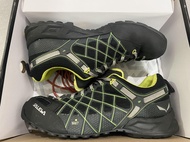 Salewa ms wildfire s gore tex  shoes 專業防水 爬山 行山鞋 climbing hiking camping Nike