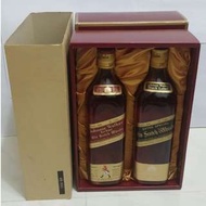 (869) 70年代 禮盒套裝 JOHNNIE WALKER BLACK LABEL + RED LABEL EXREA SPECIAL OLD SCOTCH WHISKY 750ML 43% (有盒)