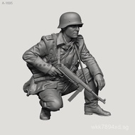 1/35 European soldiers Resin figure Soldier White Mold(Original)  A-1695 NXIA