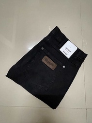 WRANGLER ZS08 SPENCER กางเกงยีนส์ผู้ชาย เอวต่ำ ทรงเข้ารูป ยีนส์ยืด แรงเลอร์ สีดำ ราคาป้าย 2,390 บาท 