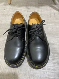 DR. MARTENS 馬汀大夫 經典款 3孔馬汀靴 1461 SMOOTH BLACK