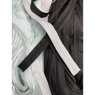 1 roll of 200 yards of wire pull rope No. 5 (180 meters), 2 colors black and white to choose from