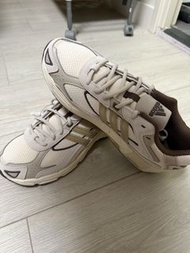 Adidas Response CL