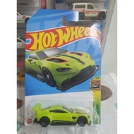Hot Wheels 2022 Aston Martin Vantage GTE