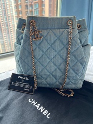 Chanel 牛仔布水桶