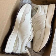 全新有盒New Balance 327 反毛皮織物 低幫跑步鞋 女款 海鹽白