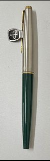 Vintage Parker 45 Classic Fountain Pen (Forest Green) with Custom Archery Emblem | 經典美製古董派克 45 鋼筆（森林