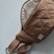 男女皆宜的亞麻腰包，斜背包，帆布小腰包，適合跑步或散步