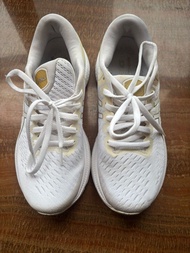 ASICS GEL-Kayano 27 白色跑鞋